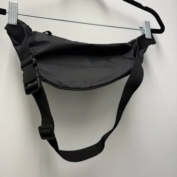 NWOT Free People Movement Ripstop Runner Bag, Black | One Size - Picture 4 of 6